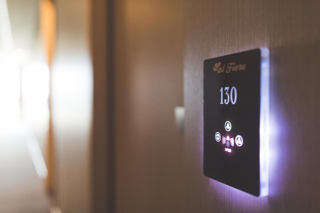 Hotel Ristorante Al Fiore ペスキエーラ・デル・ガルダ エクステリア 写真